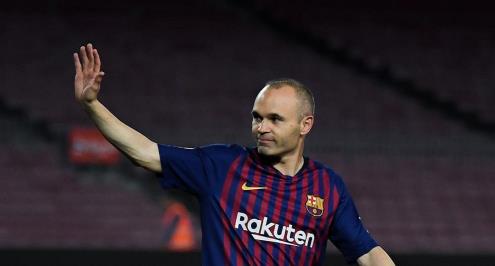 الدوري الياباني يدرس السماح بضم مزيد من اللاعبين الأجانب من أجل إنييستا